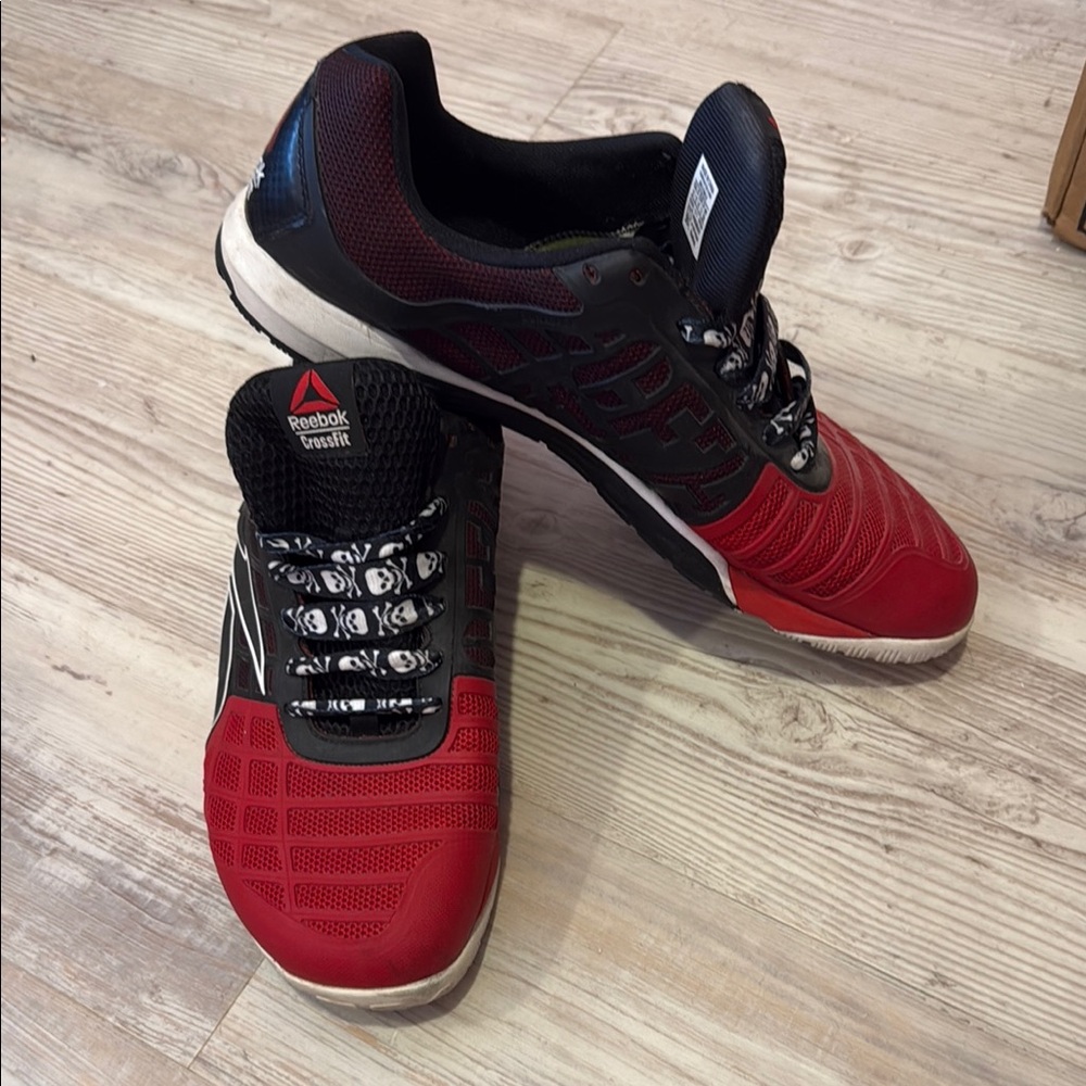 Reebok Men's Red and Black Training Shoes